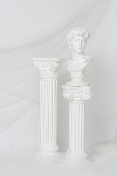statue