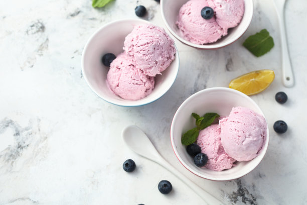 冰冻酸奶,果汁冰糕,蓝莓