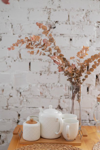 花卉图案精美陶瓷餐盘