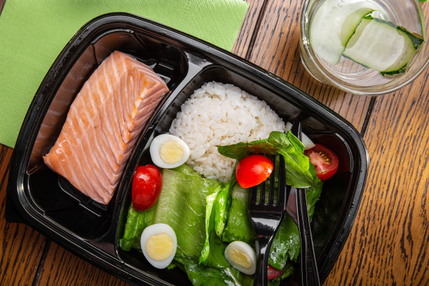 荤素搭配的美味盒饭