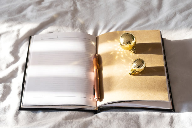 glimmering