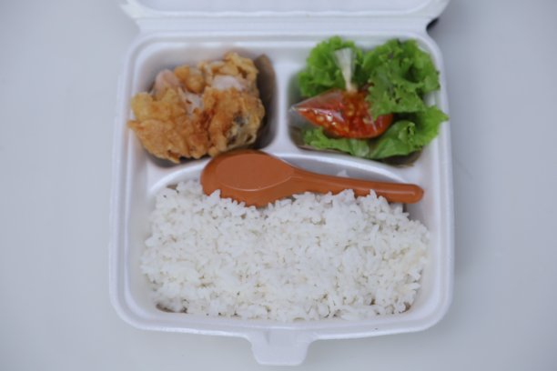 荤素搭配的美味盒饭