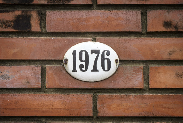 1976