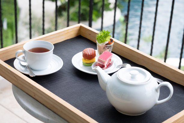 优雅精致餐具餐盘