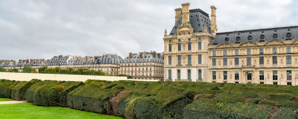 louvre
