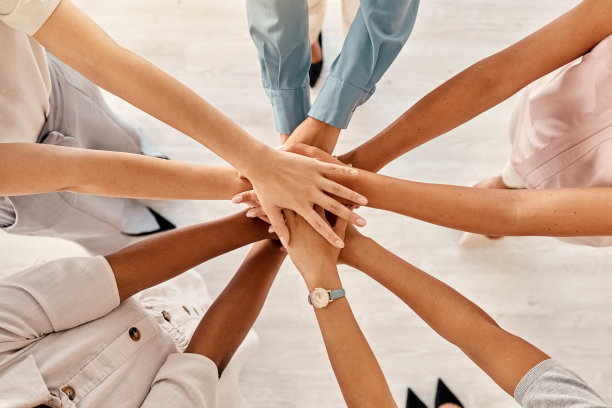 励志诚信创新高效专业