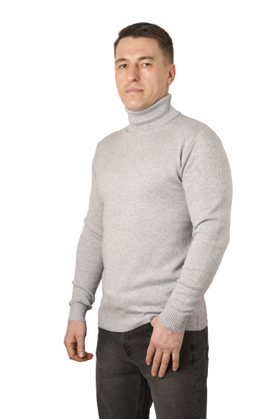 灰色高领毛衣