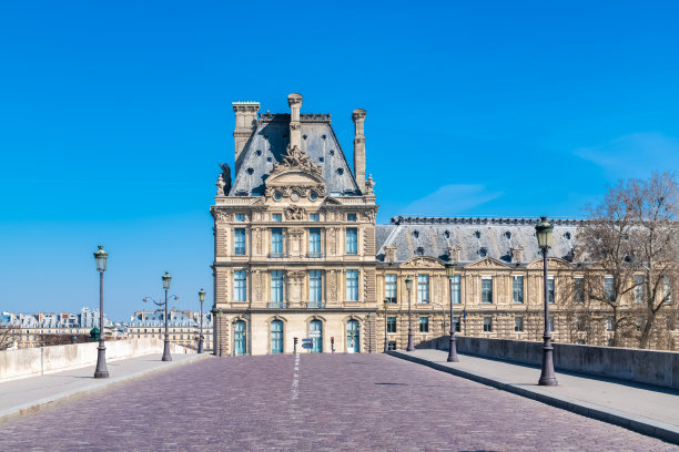 louvre