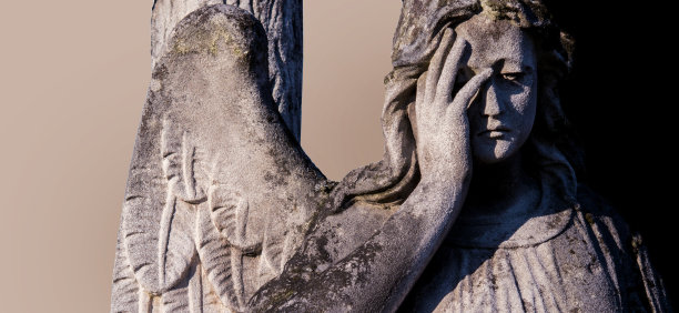 statue