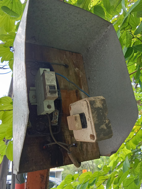 废旧电表箱
