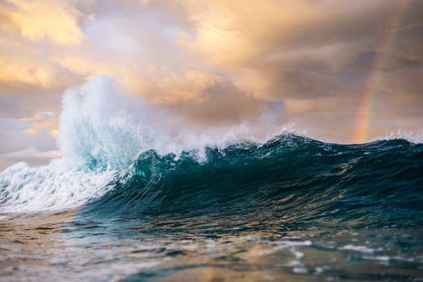 五彩斑斓的波浪