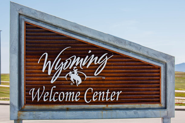 wy