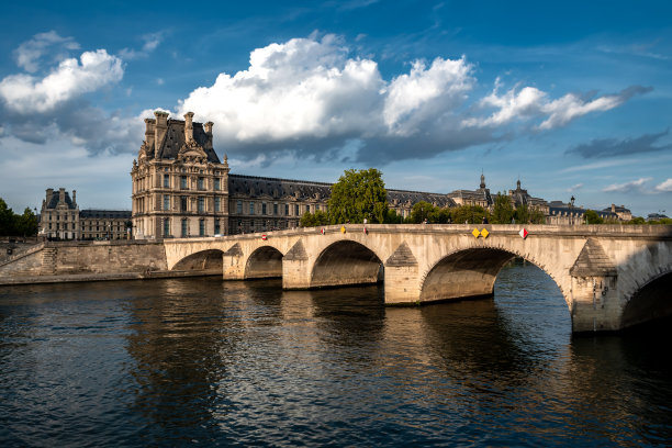 louvre