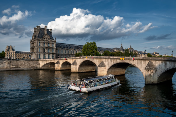 louvre