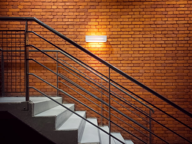 loft风格的咖啡馆楼梯