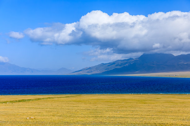 新疆赛里木湖自然风景