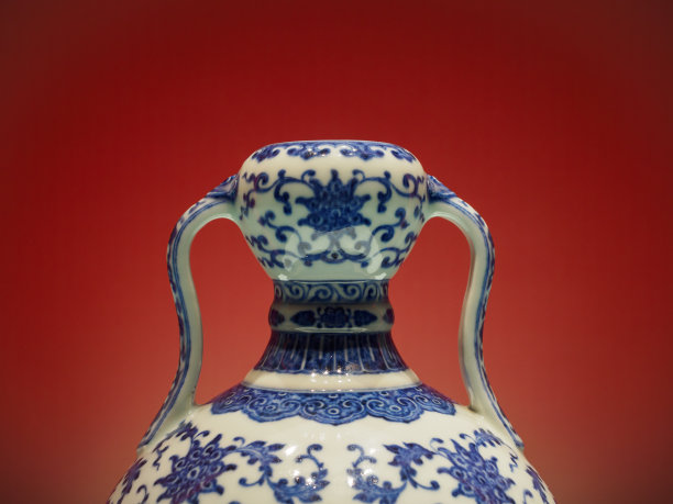 清朝瓷瓶