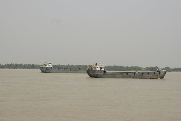 barge