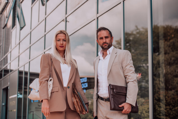 励志诚信创新高效专业