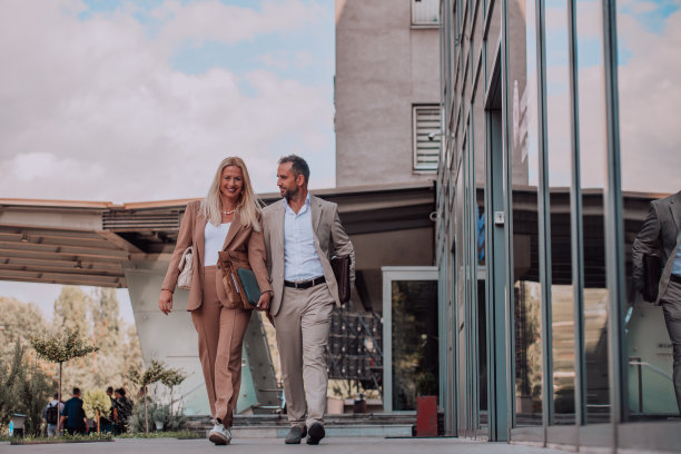 励志诚信创新高效专业