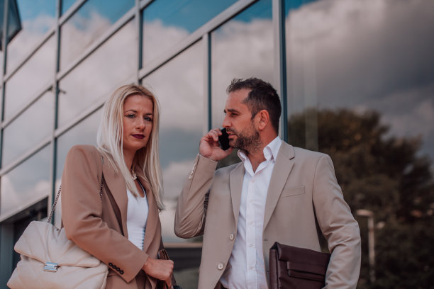 励志诚信创新高效专业