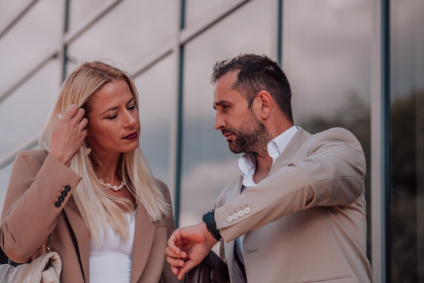 励志诚信创新高效专业