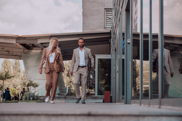 励志诚信创新高效专业