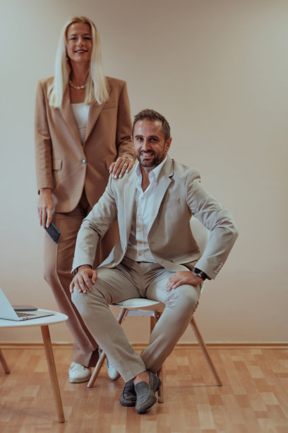 励志诚信创新高效专业