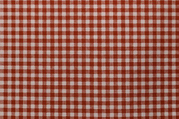 红底格纹服饰图案