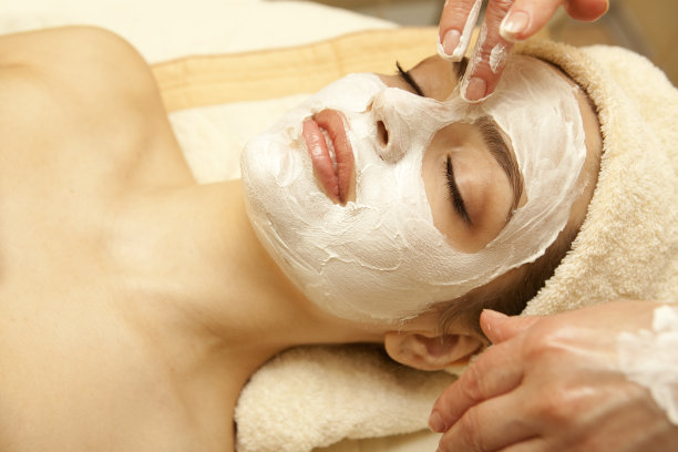 面部按摩,面膜,美容师