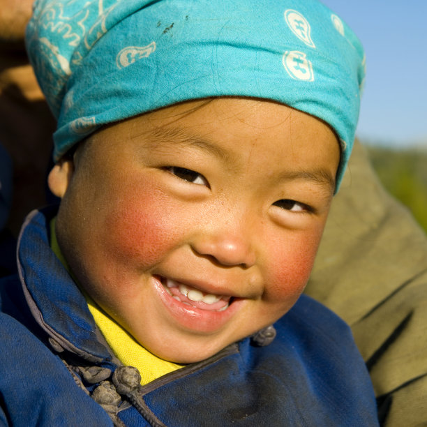 蒙古文化,仅一个女孩,童年