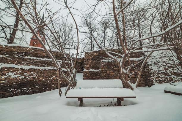 雪花白石材