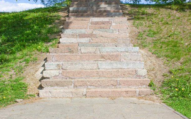 石头踏步石材登山楼梯