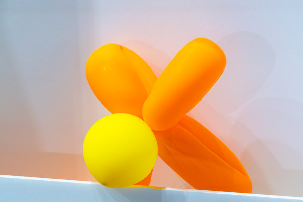 可爱橙色多彩热气球