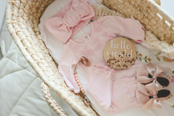 粉色母婴儿童宝宝房间