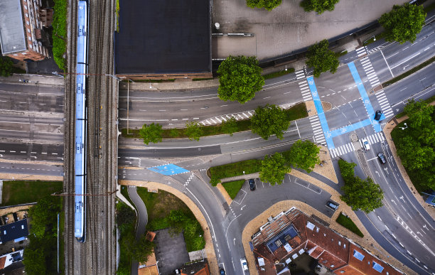 铁路公路交汇