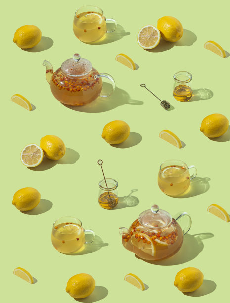 柠檬茶和秋季浆果