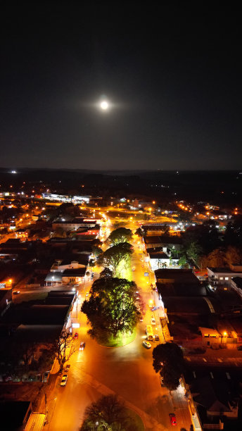 美国小镇街头夜景