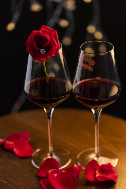 璀璨闪耀钻石订婚戒指