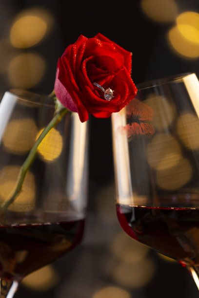 璀璨闪耀钻石订婚戒指