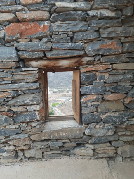 石墙石窗木窗