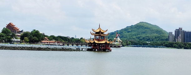 蓝湖水波浪花