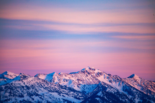 山顶 积雪 云海 紫色