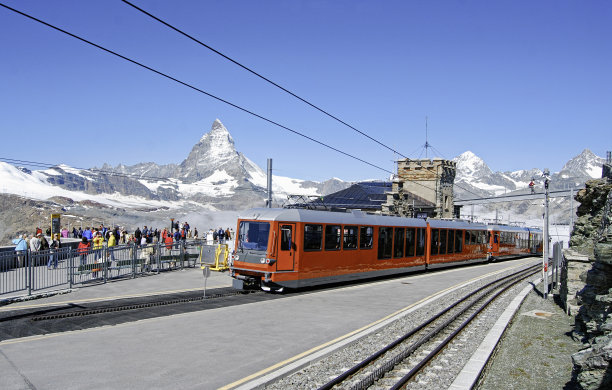 瑞士雪山小火车