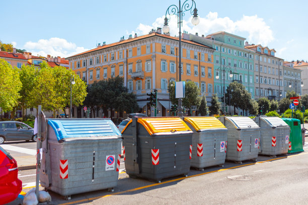 创建卫生城市 社区垃圾分类