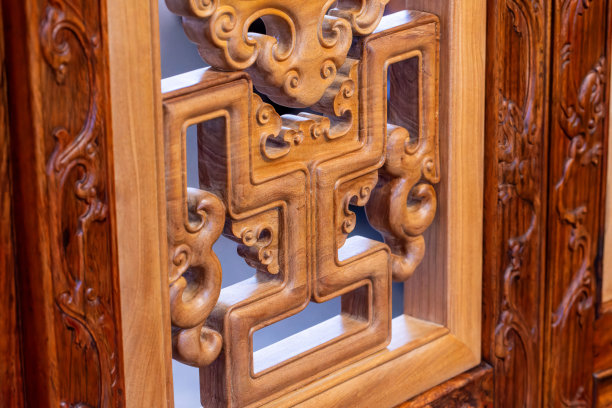 古典雕花实木柜