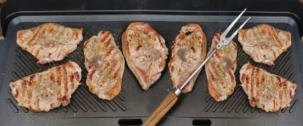 烤羔羊肉