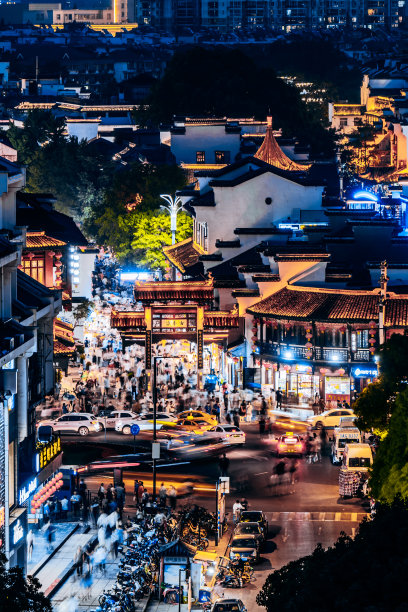 江南小镇的夜景