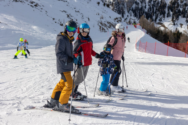 滑雪冬令营