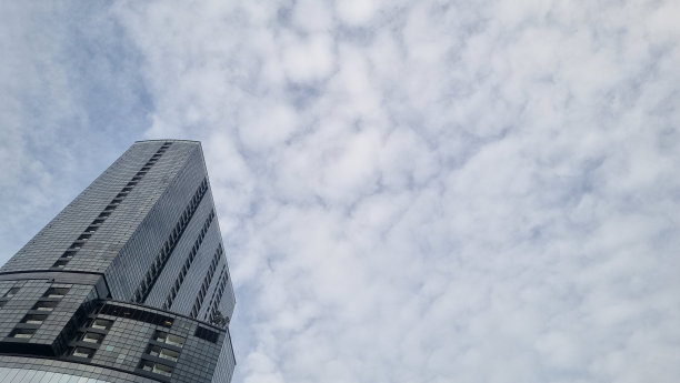 摩天大楼低角度视角